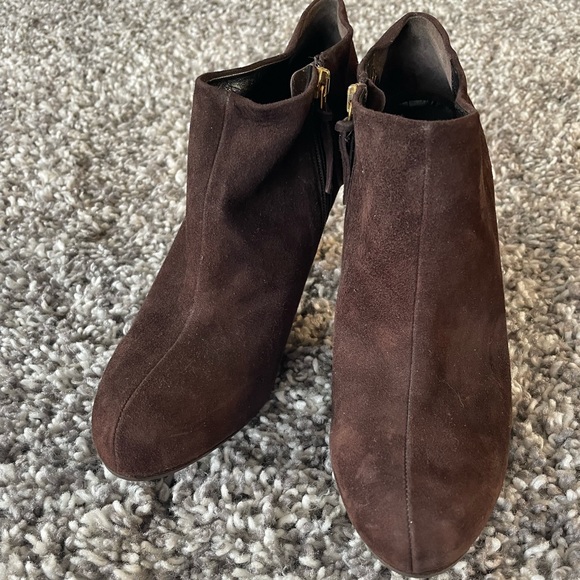 New miu miu suede ankle boots in chocolate brown size 39.5 made in Italy - Picture 2 of 13